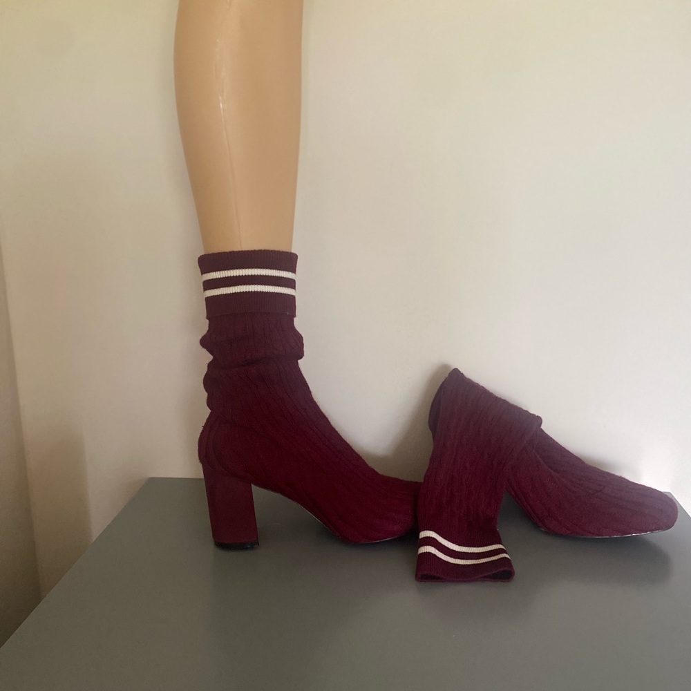 New Qupid ankle booties. Size 8.